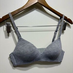 Love By Gap Breathe Wireless Comfy Soft Casual Clasp Back Bra Top Grey 32A